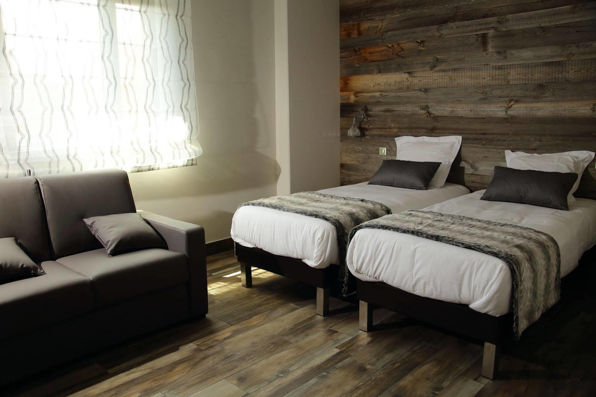 Hotel Le Paradis Des Loups Giromagny Экстерьер фото