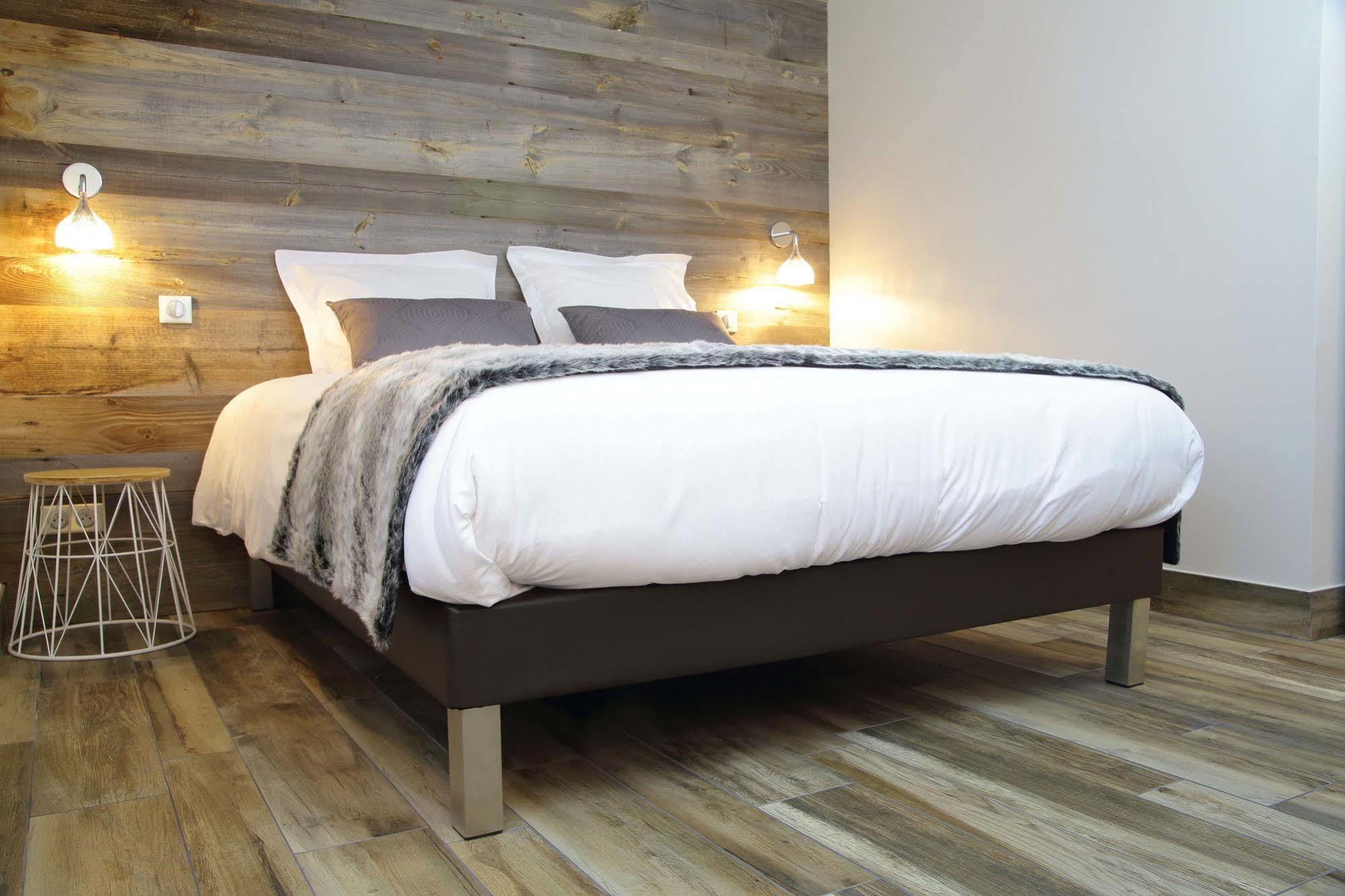Hotel Le Paradis Des Loups Giromagny Экстерьер фото