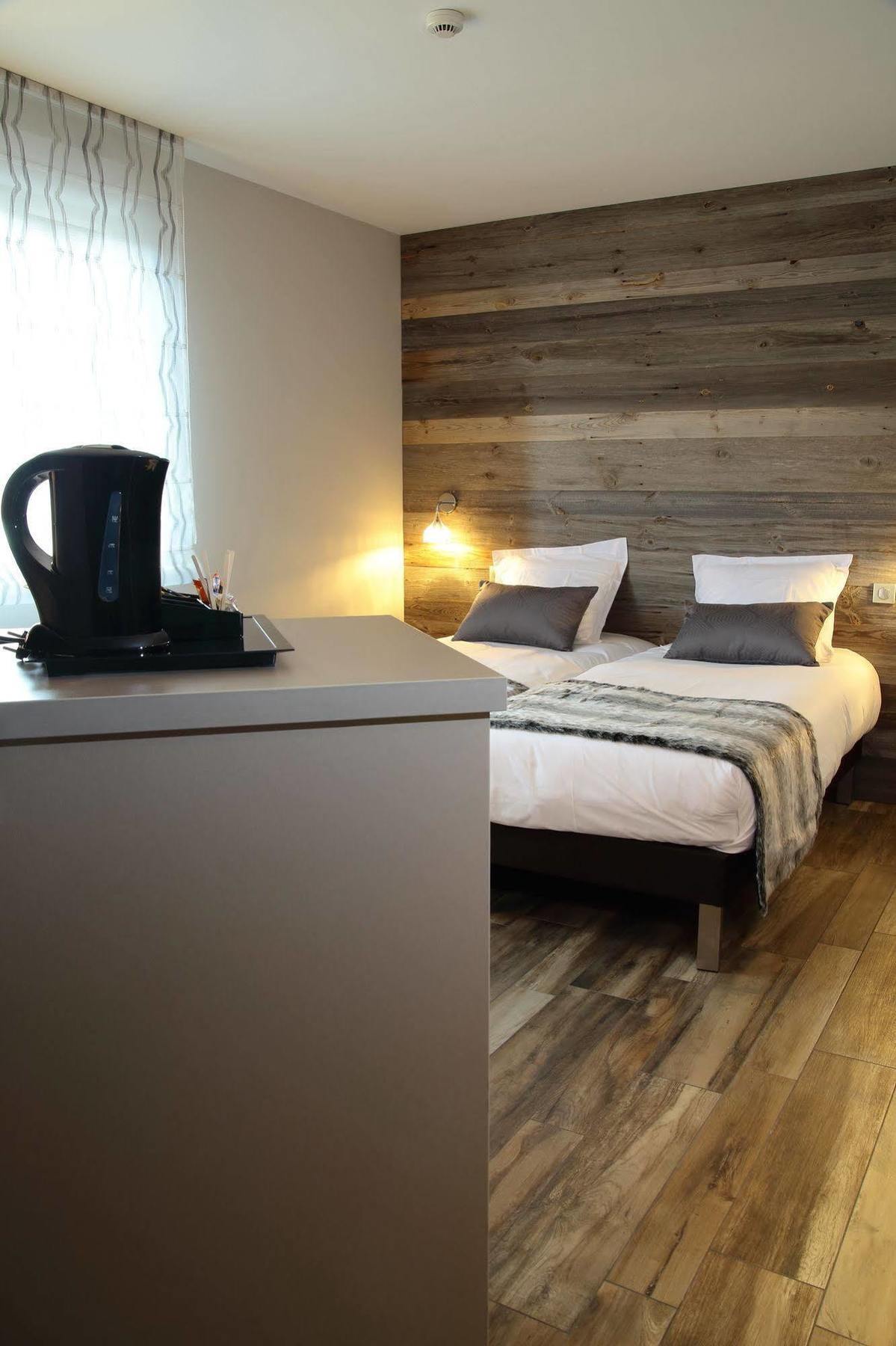 Hotel Le Paradis Des Loups Giromagny Экстерьер фото